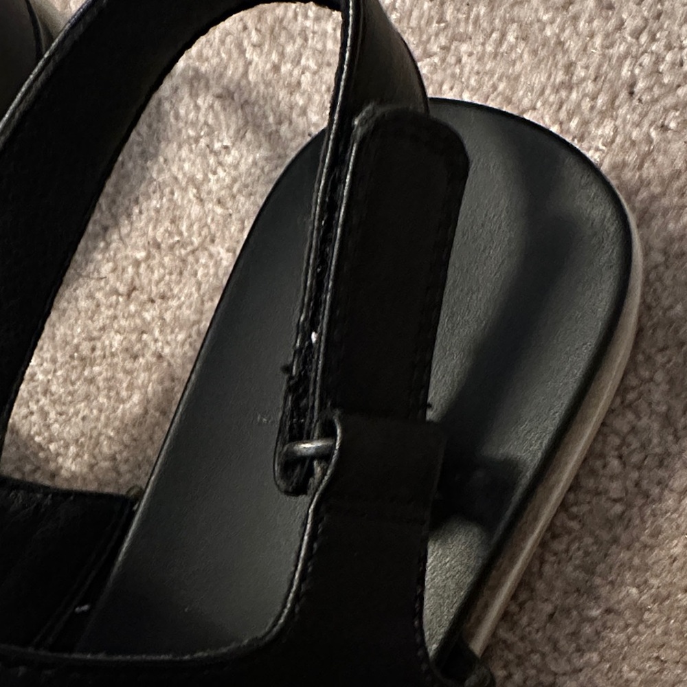Universal Thread Black Sandals - Picture 3 of 4